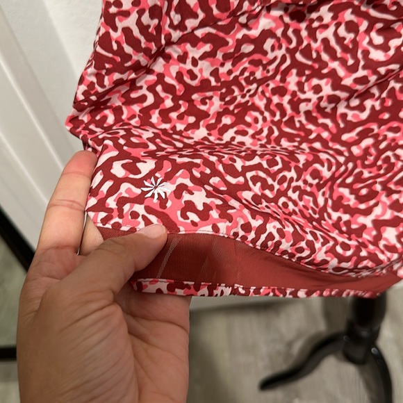 Athleta Mesh Racer Run High Rise 3” Shorts size XL - Picture 7 of 8